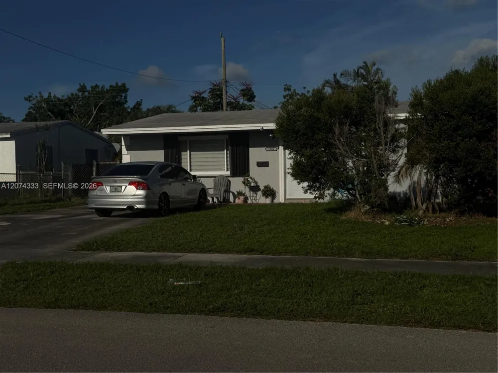 1201 70th Way Hollywood, FL 33024