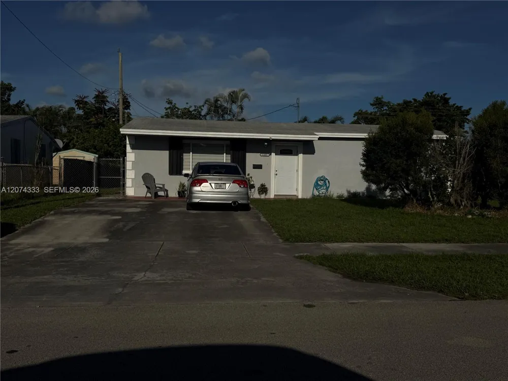 1201 70th Way Hollywood, FL 33024