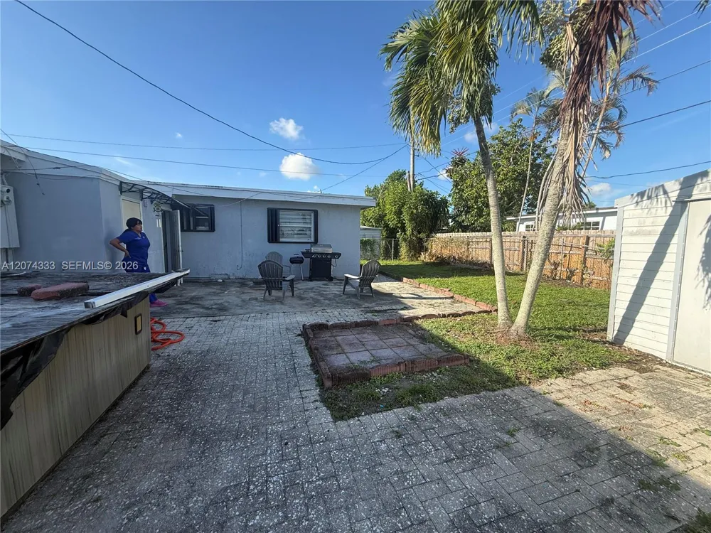 1201 70th Way Hollywood, FL 33024