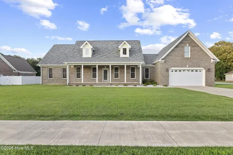 407 King Richard Court