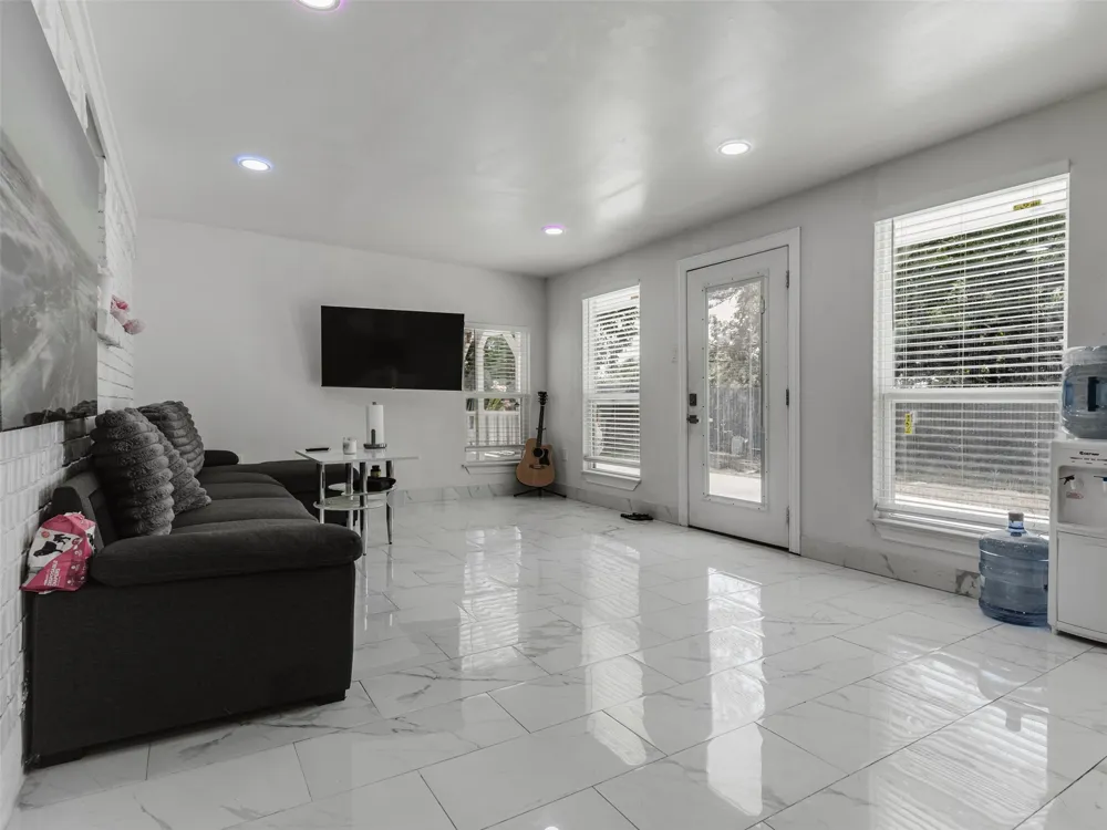 500 Oakwood Drive Euless, TX 76040