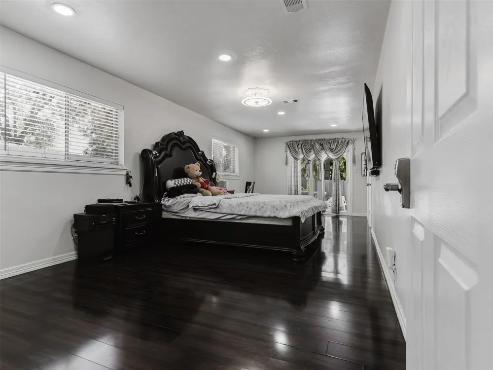 500 Oakwood Drive Euless, TX 76040