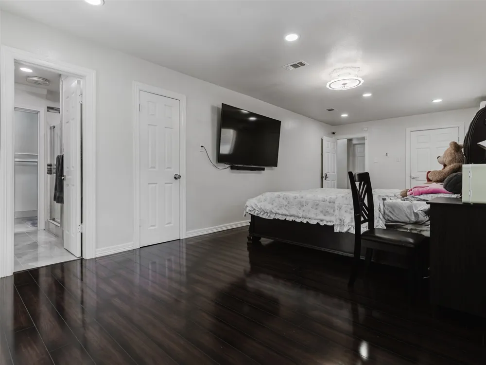 500 Oakwood Drive Euless, TX 76040