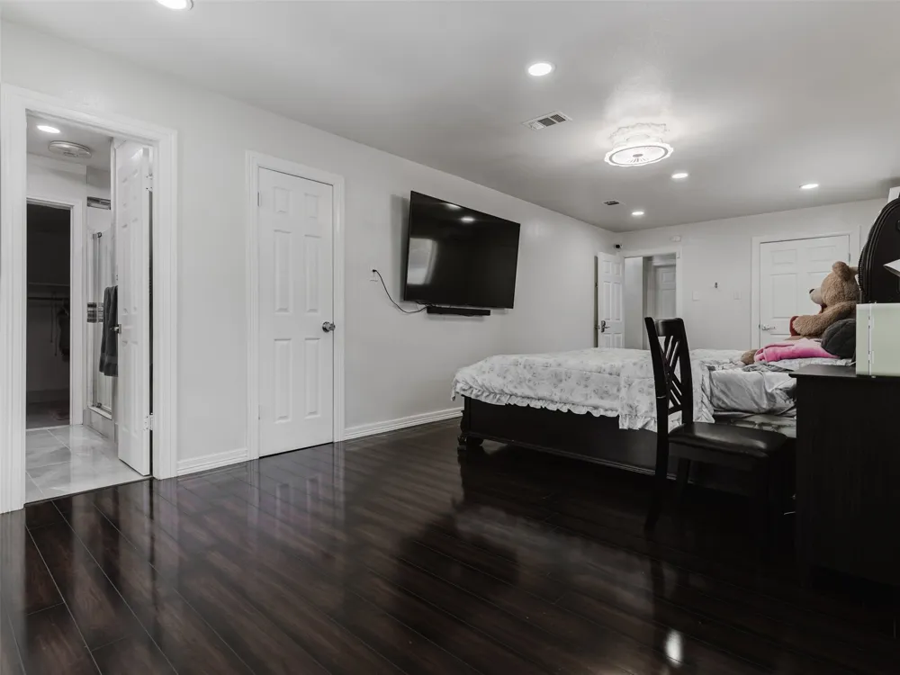 500 Oakwood Drive Euless, TX 76040