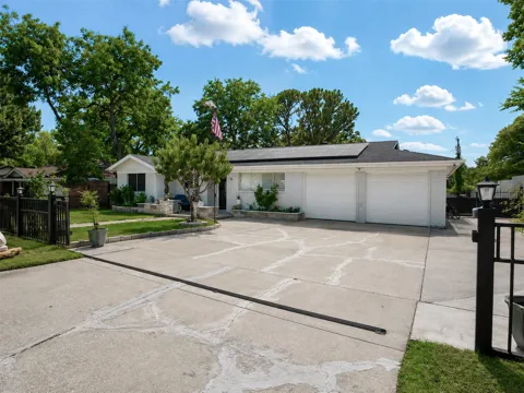 500 Oakwood Drive