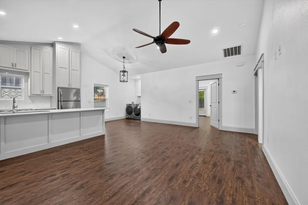 1216 W Nelson Street Denison, TX 75020
