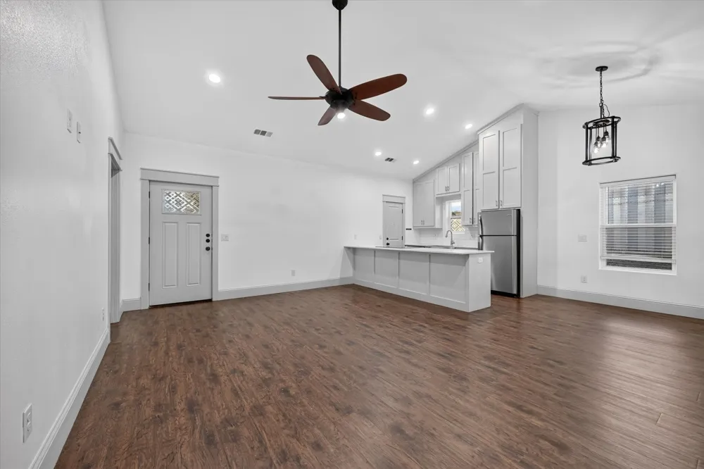 1216 W Nelson Street Denison, TX 75020