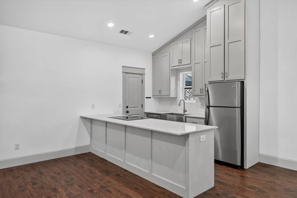 1216 W Nelson Street Denison, TX 75020