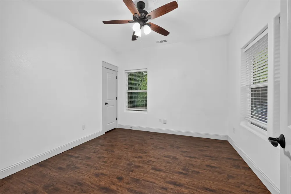 1216 W Nelson Street Denison, TX 75020
