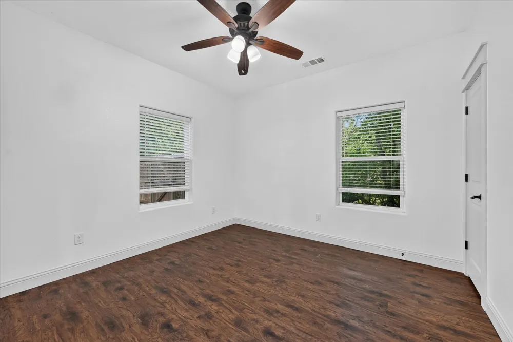 1216 W Nelson Street Denison, TX 75020