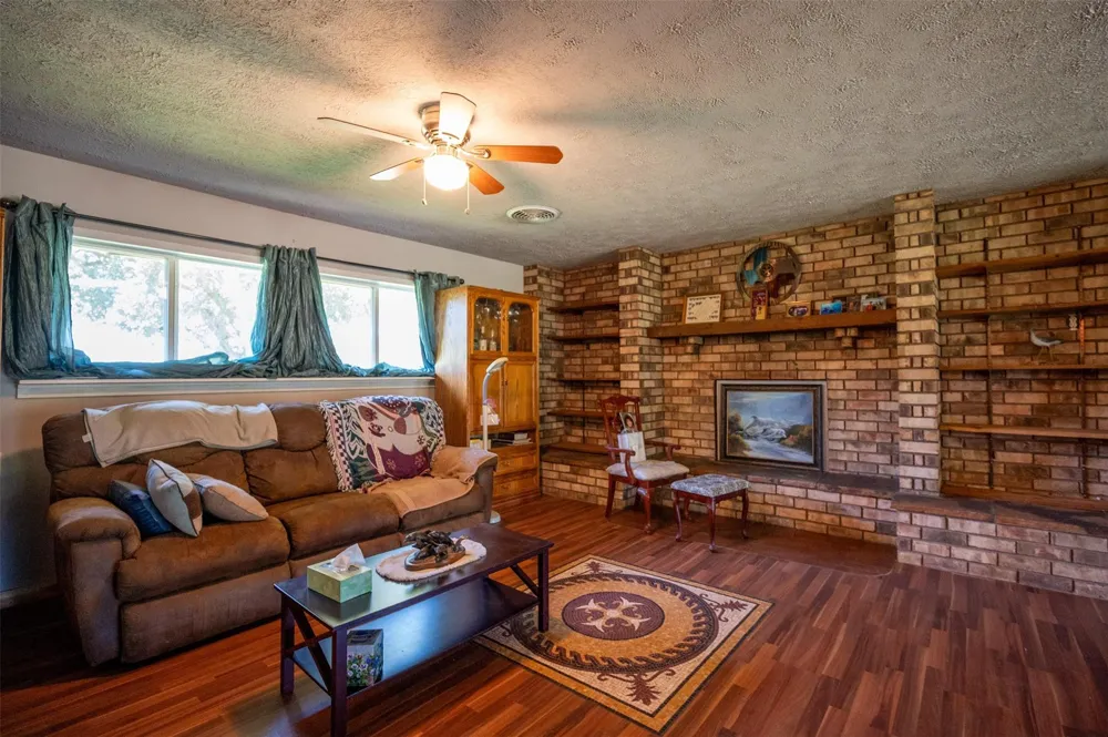 20545 Farm To Market 92 S Fred, TX 77616