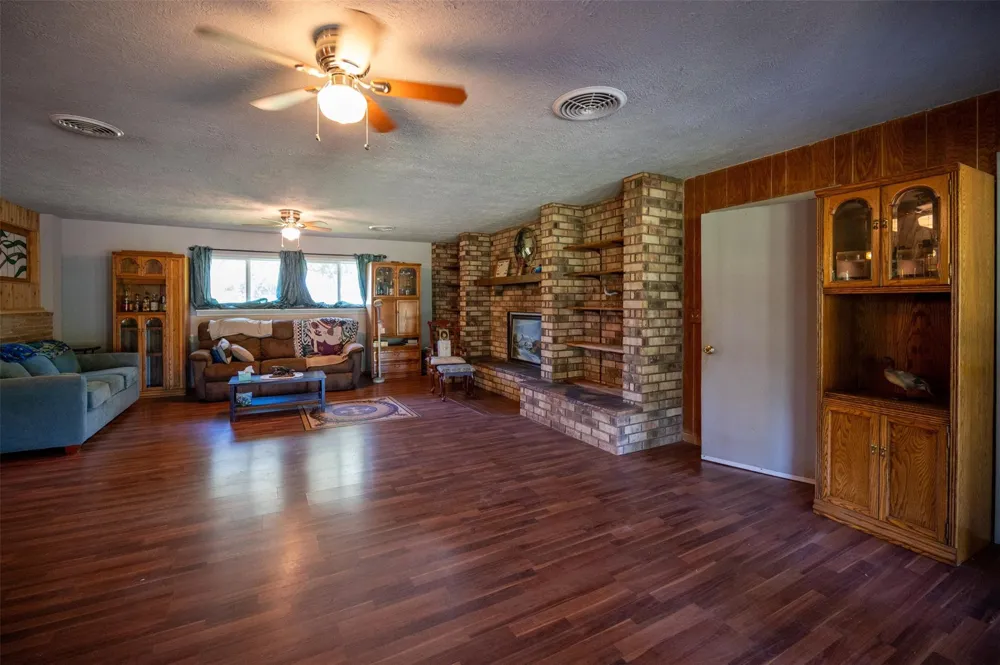 20545 Farm To Market 92 S Fred, TX 77616