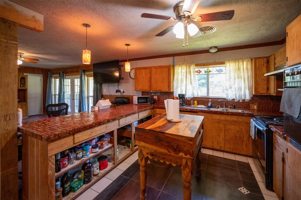 20545 Farm To Market 92 S Fred, TX 77616