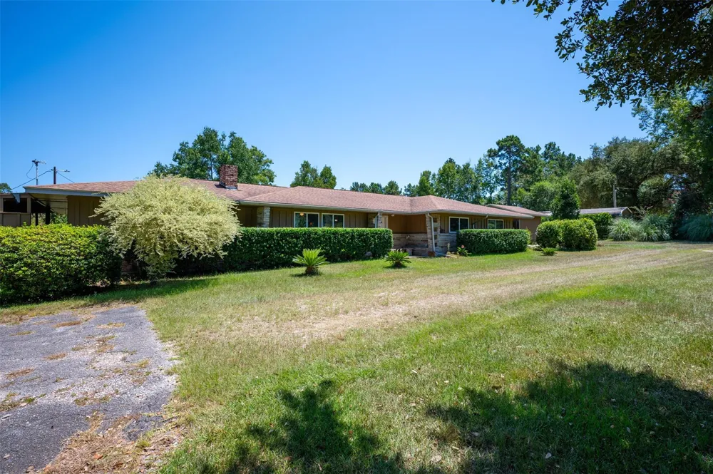 20545 Farm To Market 92 S Fred, TX 77616