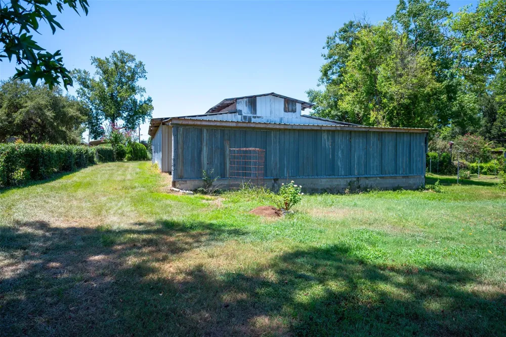 20545 Farm To Market 92 S Fred, TX 77616
