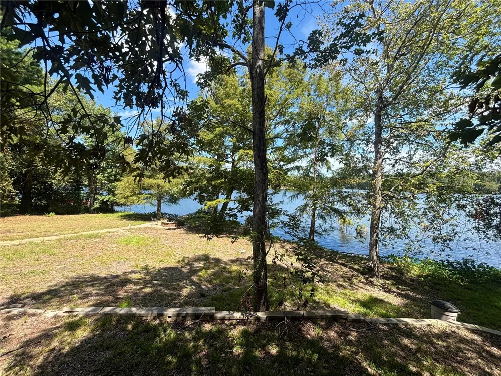 745 County Road 3170 Colmesneil, TX 75938
