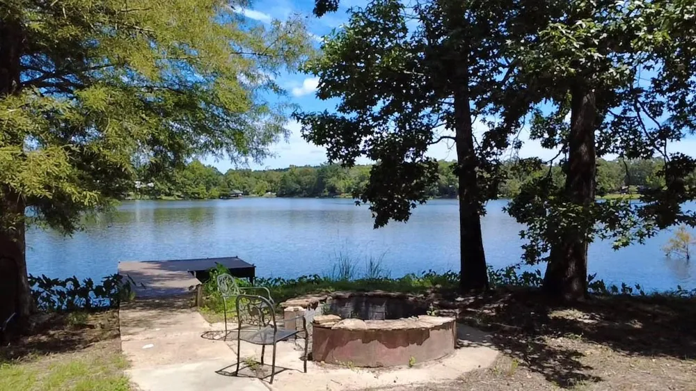 745 County Road 3170 Colmesneil, TX 75938