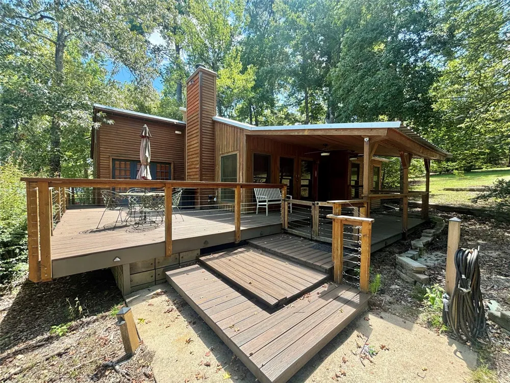745 County Road 3170 Colmesneil, TX 75938