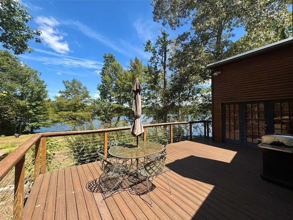 745 County Road 3170 Colmesneil, TX 75938