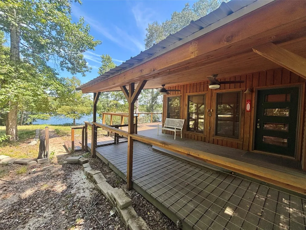 745 County Road 3170 Colmesneil, TX 75938
