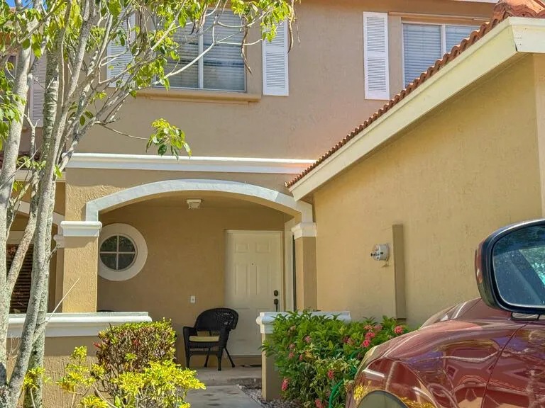 6111 Sugar Loaf Lane West Palm Beach, FL 33411