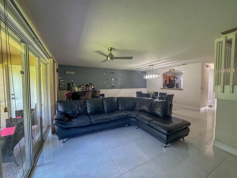 6111 Sugar Loaf Lane West Palm Beach, FL 33411