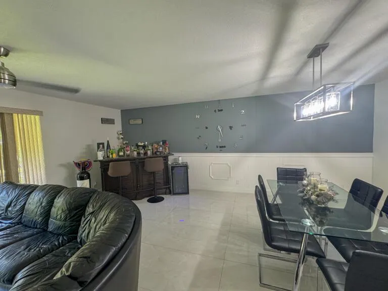 6111 Sugar Loaf Lane West Palm Beach, FL 33411