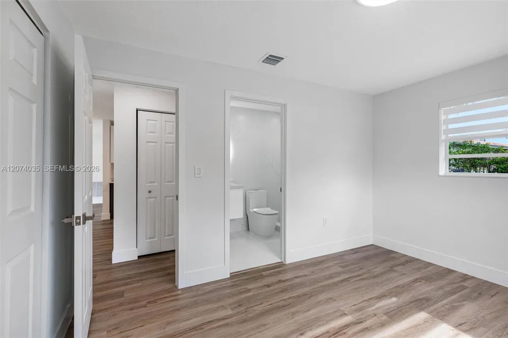 5937 NW 16th Ct Sunrise, FL 33313