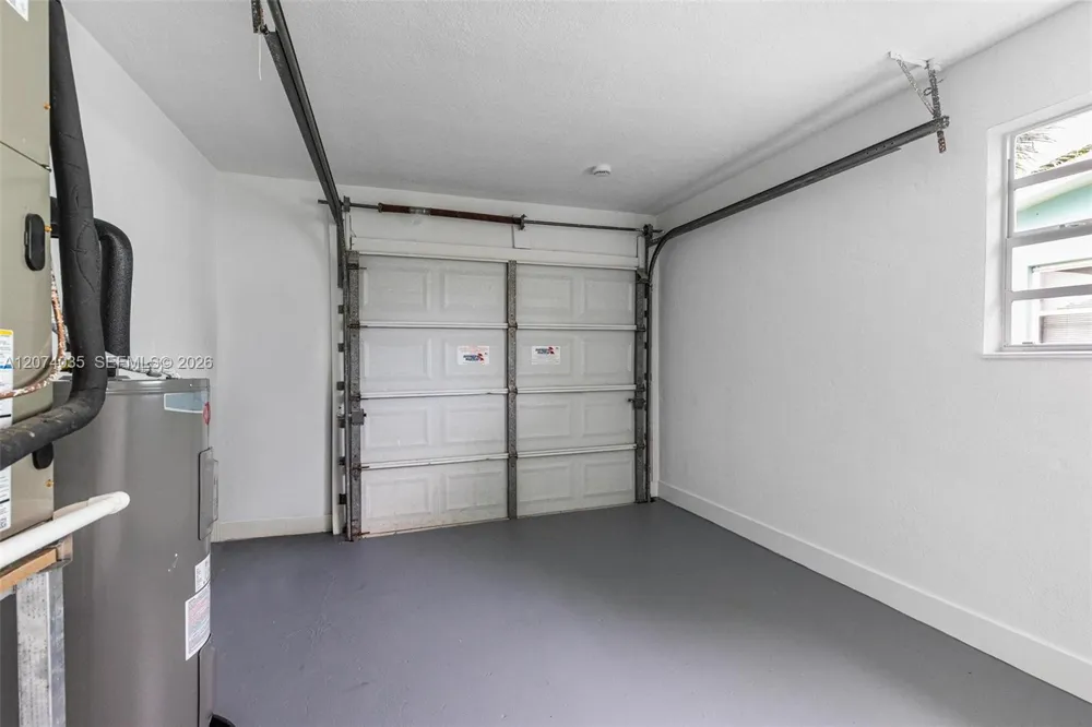 5937 NW 16th Ct Sunrise, FL 33313