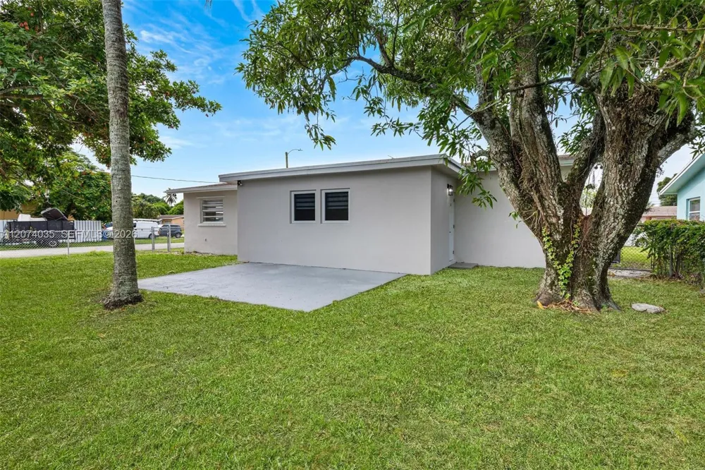 5937 NW 16th Ct Sunrise, FL 33313