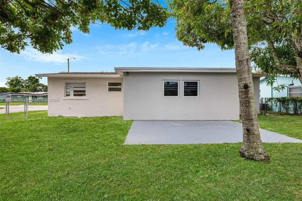5937 NW 16th Ct Sunrise, FL 33313