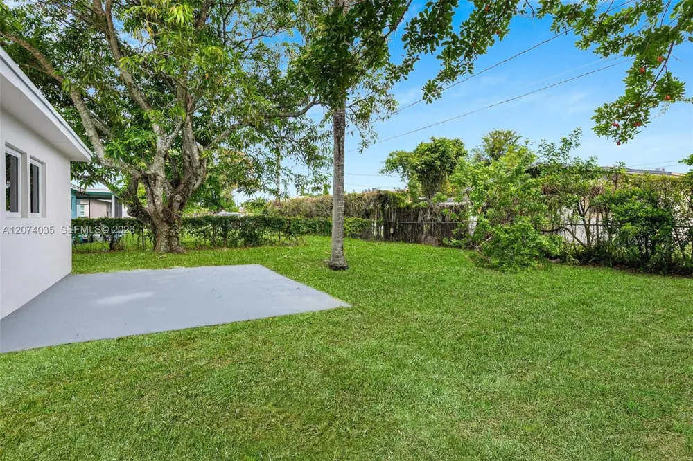 5937 NW 16th Ct Sunrise, FL 33313