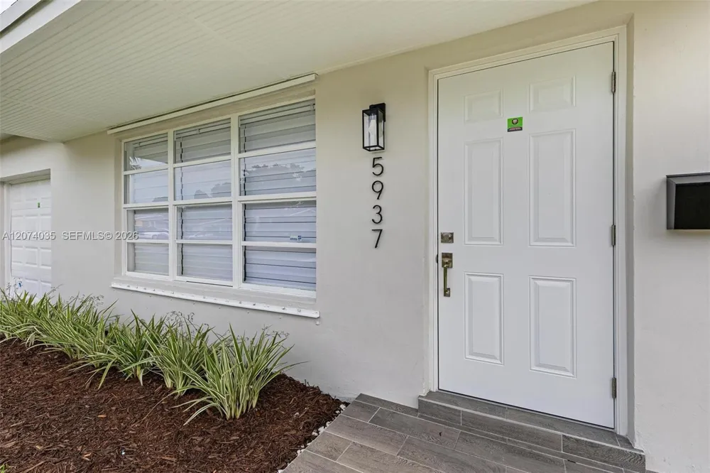 5937 NW 16th Ct Sunrise, FL 33313