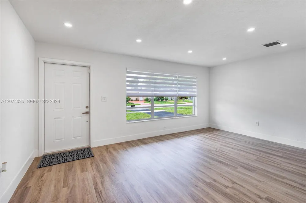 5937 NW 16th Ct Sunrise, FL 33313