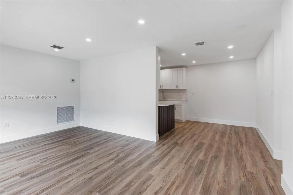 5937 NW 16th Ct Sunrise, FL 33313
