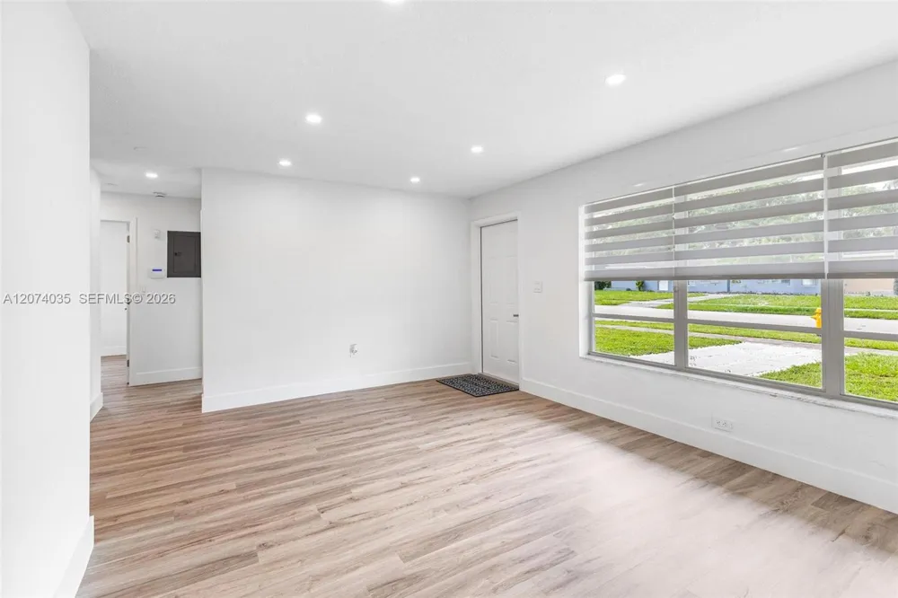 5937 NW 16th Ct Sunrise, FL 33313