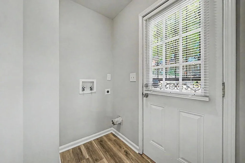 3071 Jones Street East Point, GA 30344