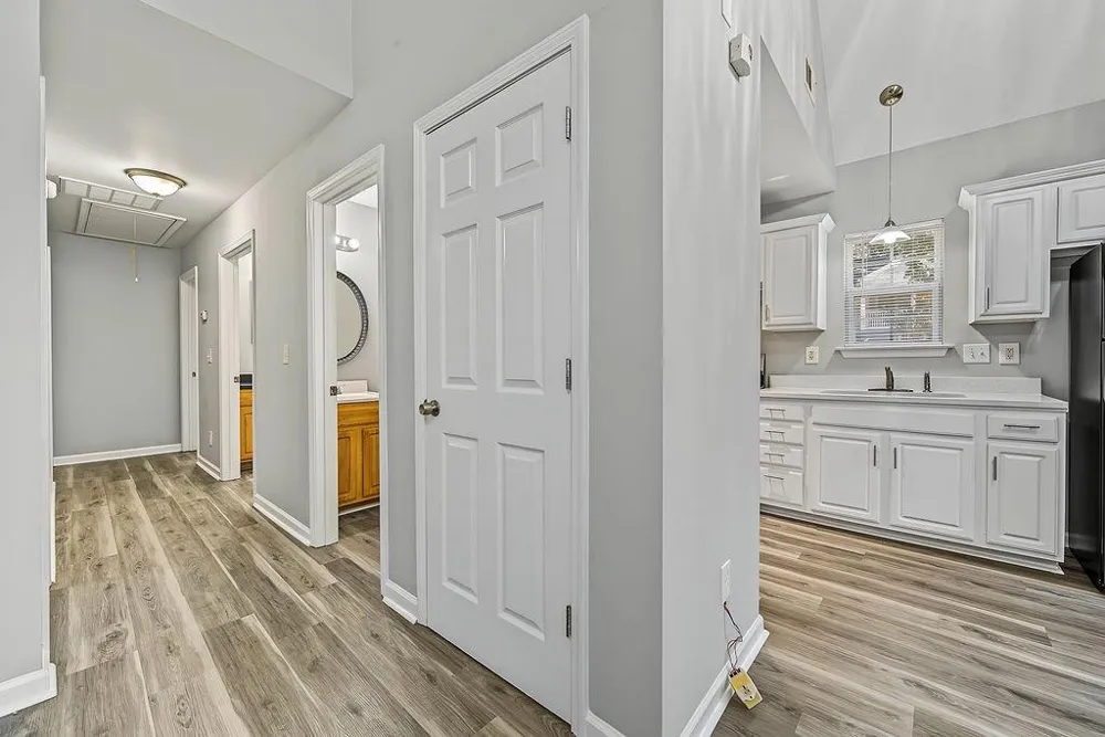 3071 Jones Street East Point, GA 30344