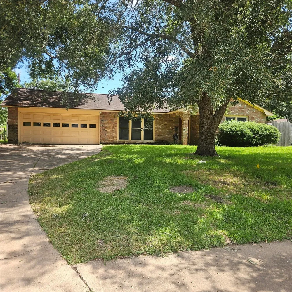 219 Carnation Street Lake Jackson, TX 77566