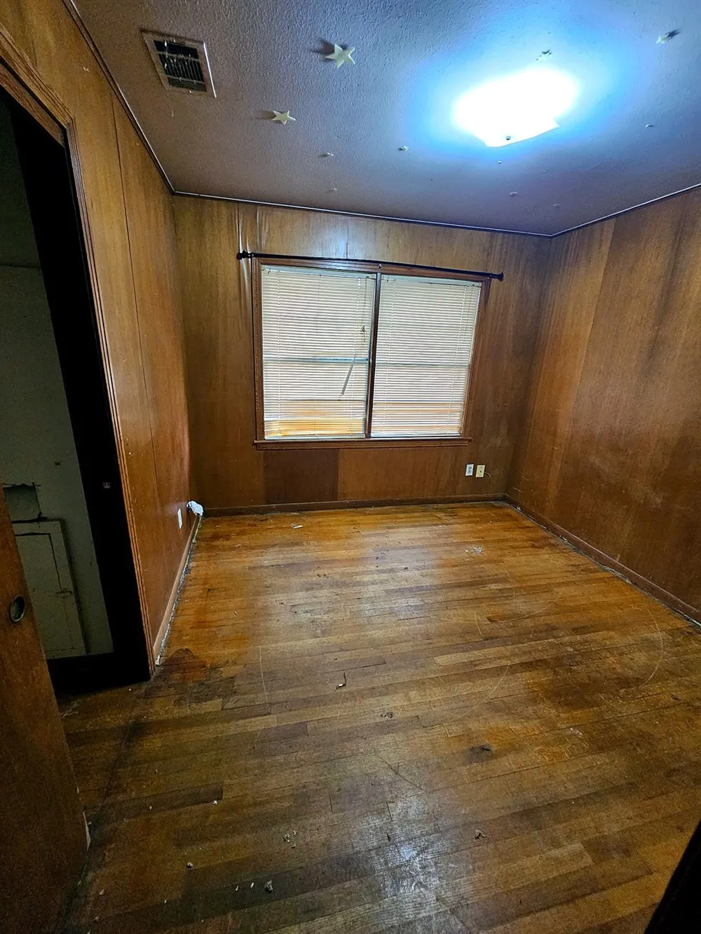 219 Carnation Street Lake Jackson, TX 77566