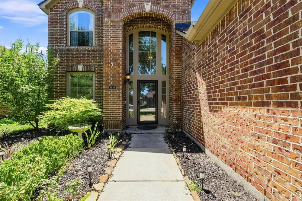 5526 Walnut Glen Lane Rosenberg, TX 77471