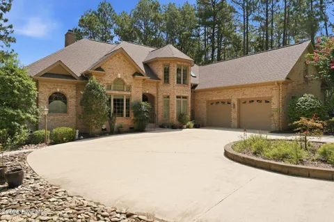 14 Kirkton Court