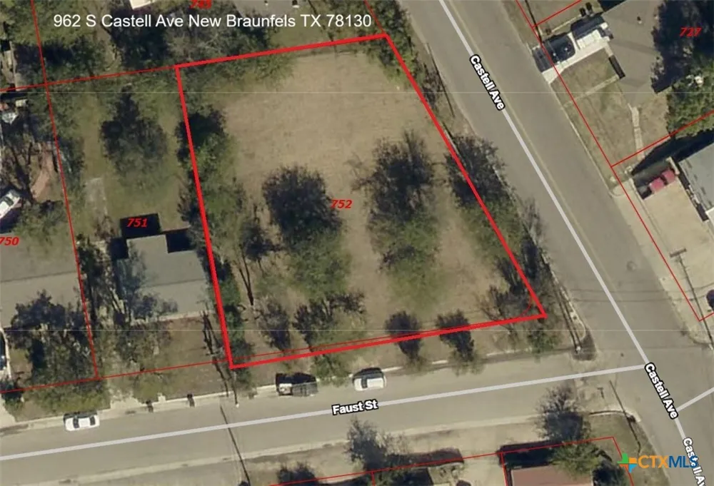 962 S Castell Avenue New Braunfels, TX 78130