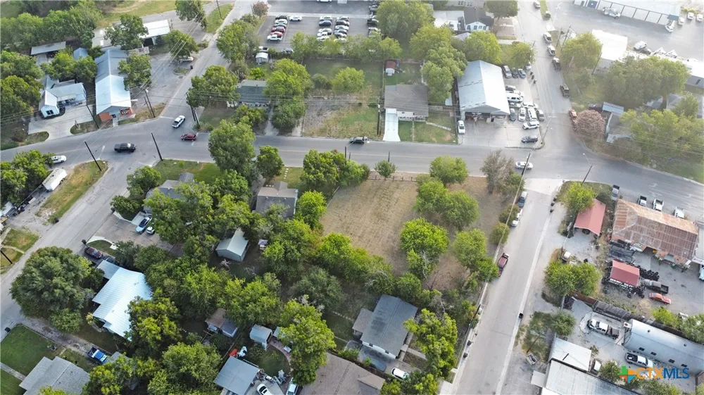 962 S Castell Avenue New Braunfels, TX 78130