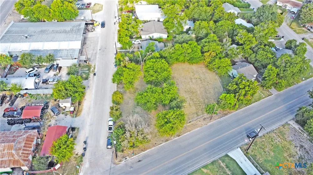 962 S Castell Avenue New Braunfels, TX 78130