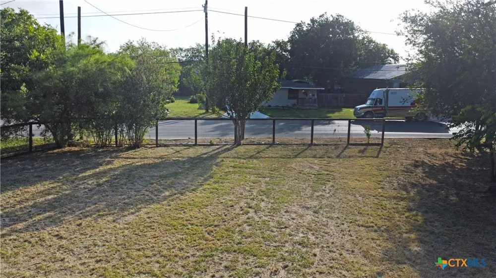962 S Castell Avenue New Braunfels, TX 78130