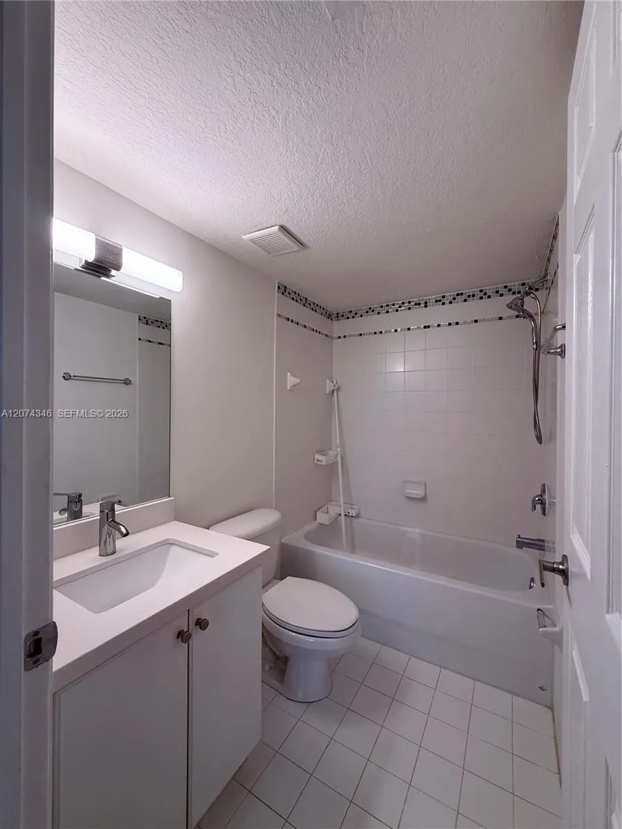 22731 SW 88th Pl #205 Cutler Bay, FL 33190