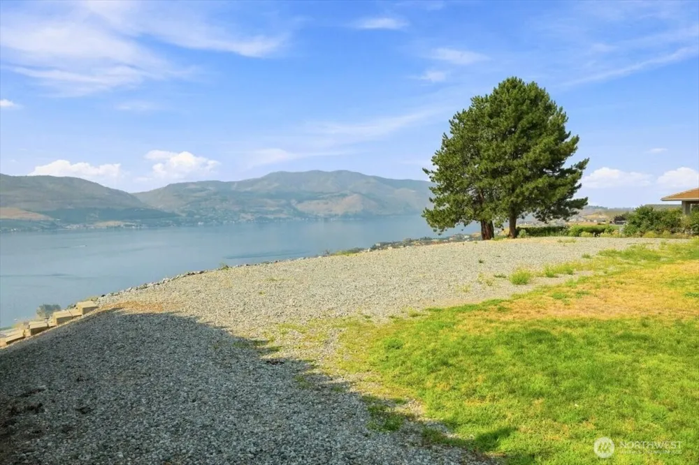125 Highpoint Lane Chelan, WA 98816