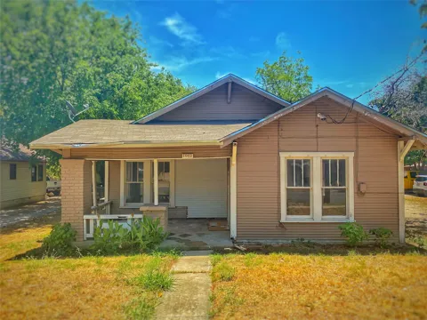 1042 W Tarleton