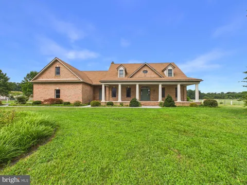 95 RINGSIDE DRIVE